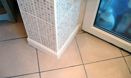 photograph of kitchen tiled by Versa Tile Ceramics
