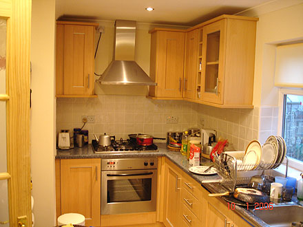 photograph of kitchen tiled by Versa Tile Ceramics